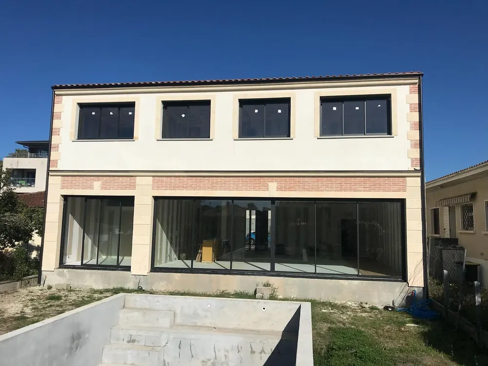 Menuiseries aluminium Technal à Bordeaux : toute la gamme, fabriquée à Blanquefort