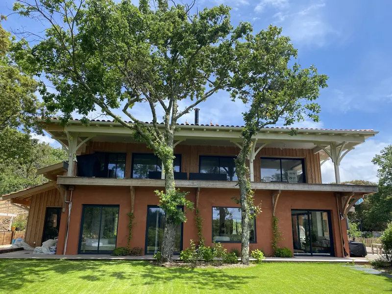 Baies coulissantes et fenêtres aluminium sur villa – Arcachon