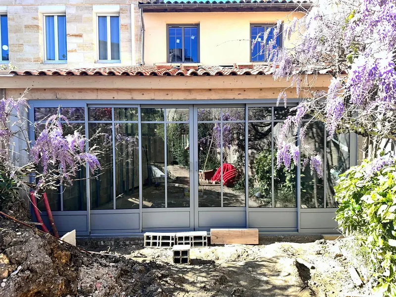 Verrière-véranda aluminium sur maison de ville – Bordeaux